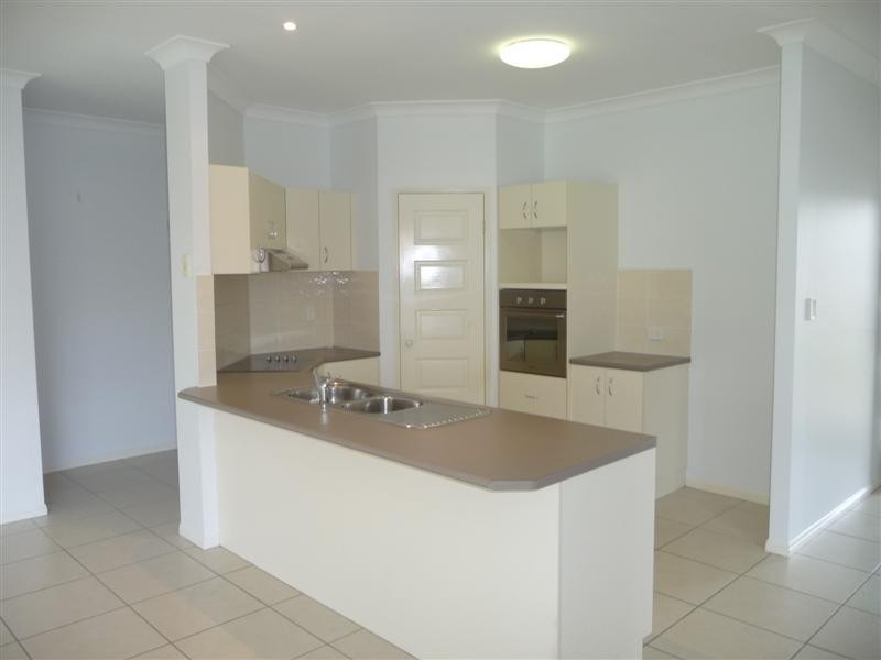 11 Jasmine Street, Wakerley QLD 4154