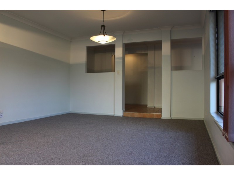 13 Crown Place, Carindale QLD 4152