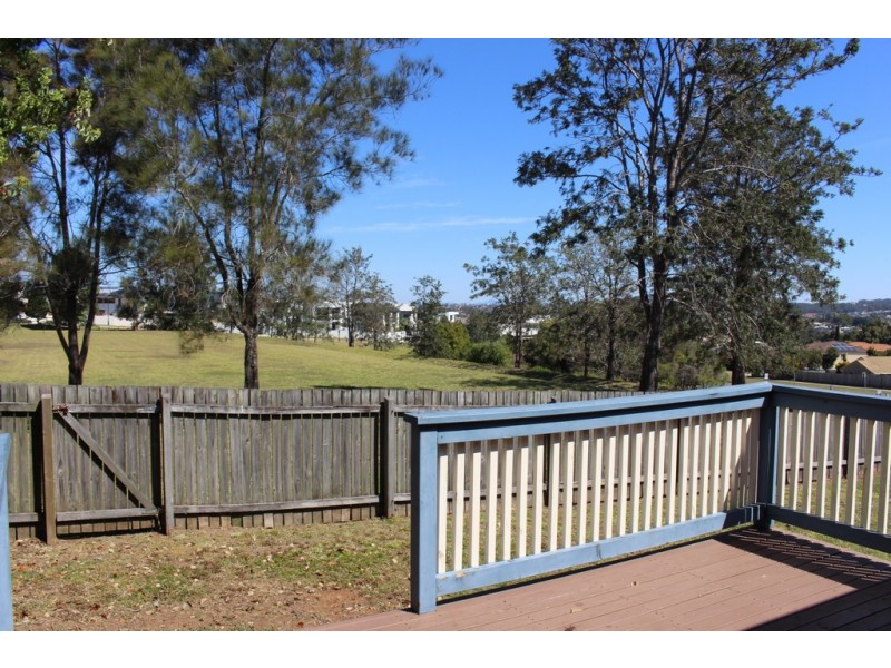 13 Crown Place, Carindale QLD 4152
