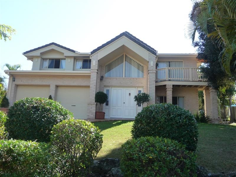 8 Merion Place, Carindale QLD 4152