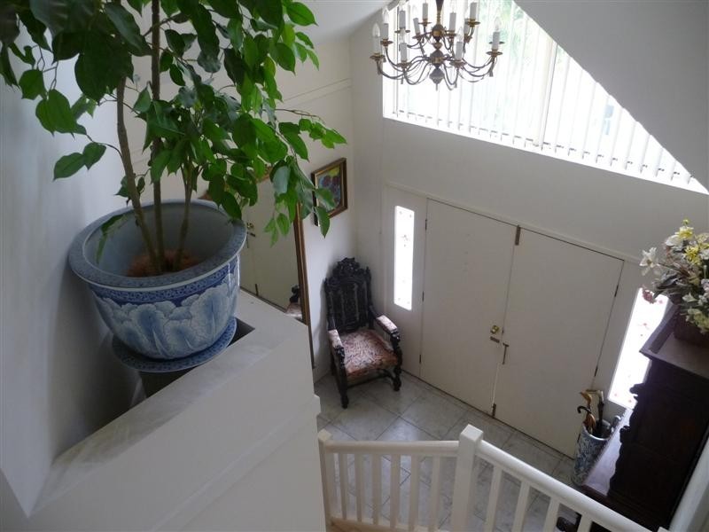 8 Merion Place, Carindale QLD 4152