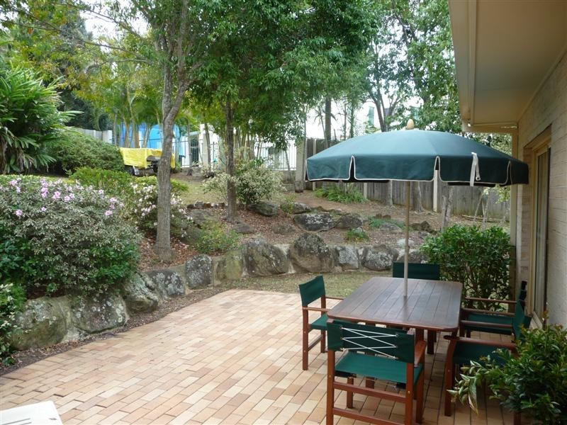 8 Merion Place, Carindale QLD 4152