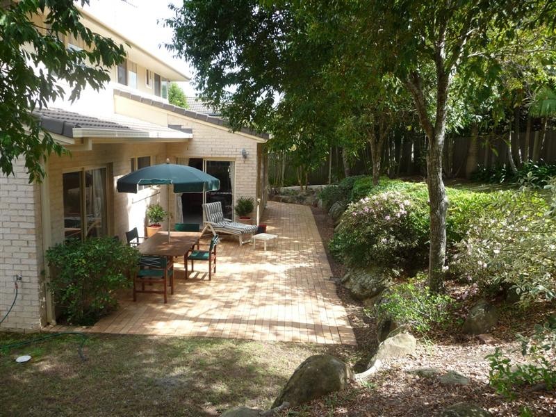 8 Merion Place, Carindale QLD 4152