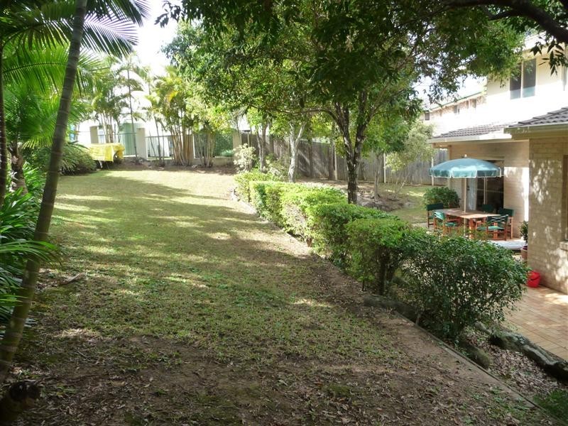 8 Merion Place, Carindale QLD 4152