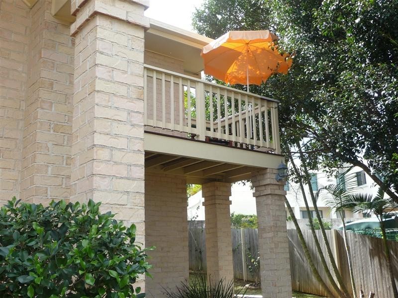 8 Merion Place, Carindale QLD 4152