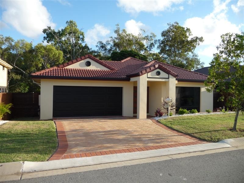 24 Sylvateere Crescent, Wakerley QLD 4154