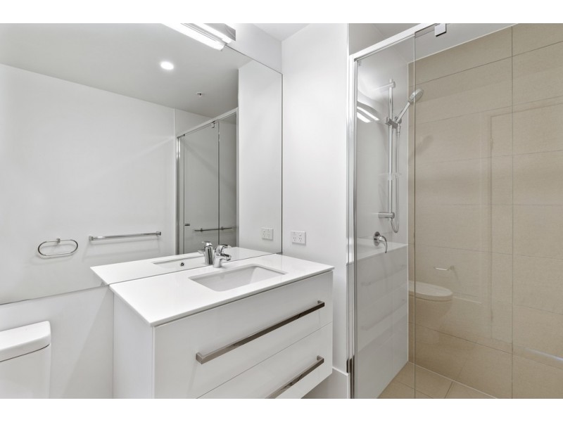 30508 / 300 Old Cleveland Road, Coorparoo QLD 4151