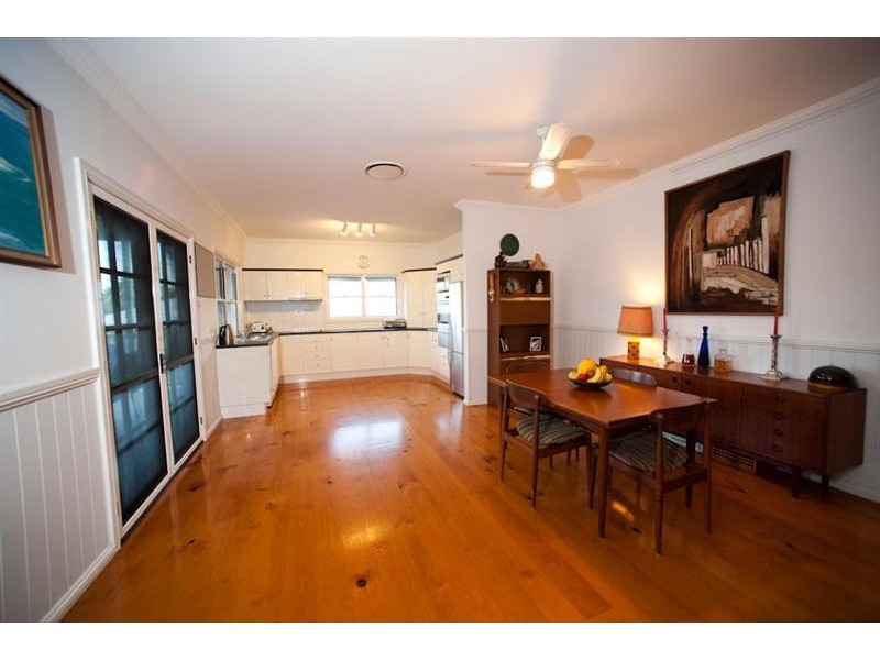 52 Duncan Street, Wynnum West QLD 4178