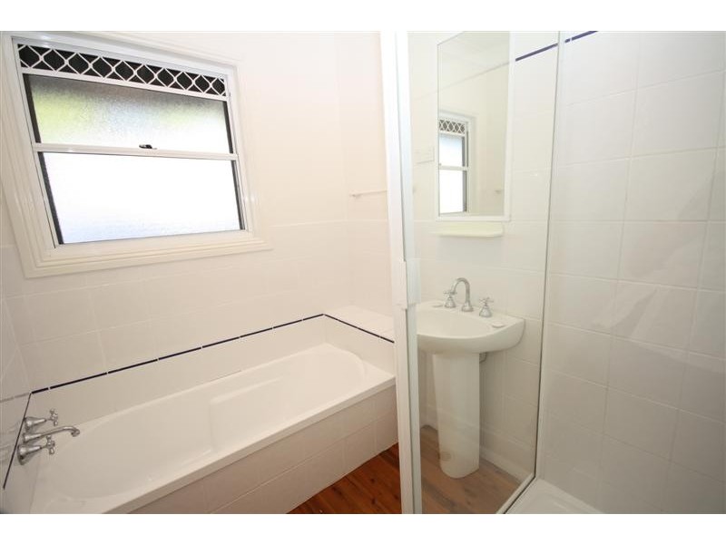 52 Duncan Street, Wynnum West QLD 4178