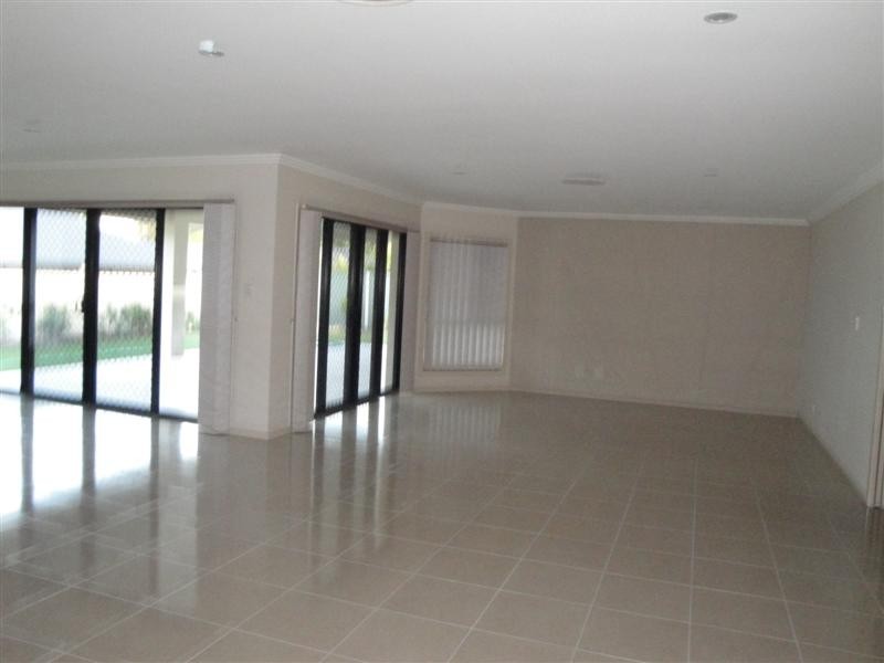 2-36 Duncan Street, Wynnum West QLD 4178