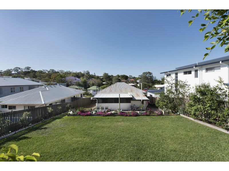 51 MELBOURNE AVENUE, Camp Hill QLD 4152