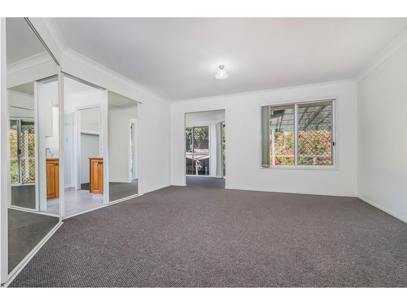 21 Amersham Crescent, Carindale QLD 4152