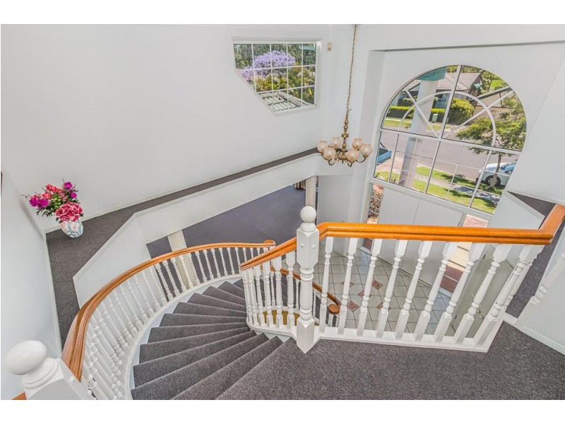 21 Amersham Crescent, Carindale QLD 4152