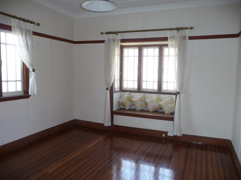 19 Trundle Street, Coorparoo QLD 4151