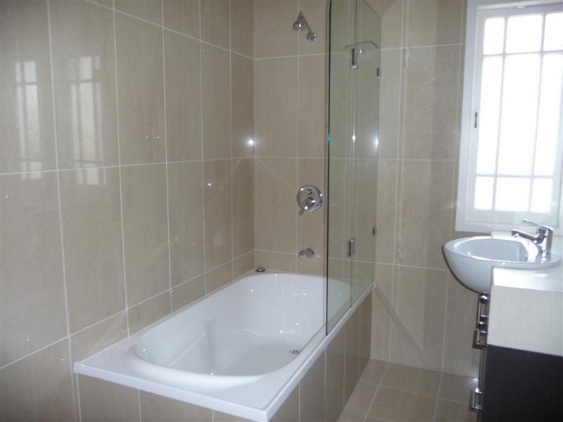 19 Trundle Street, Coorparoo QLD 4151