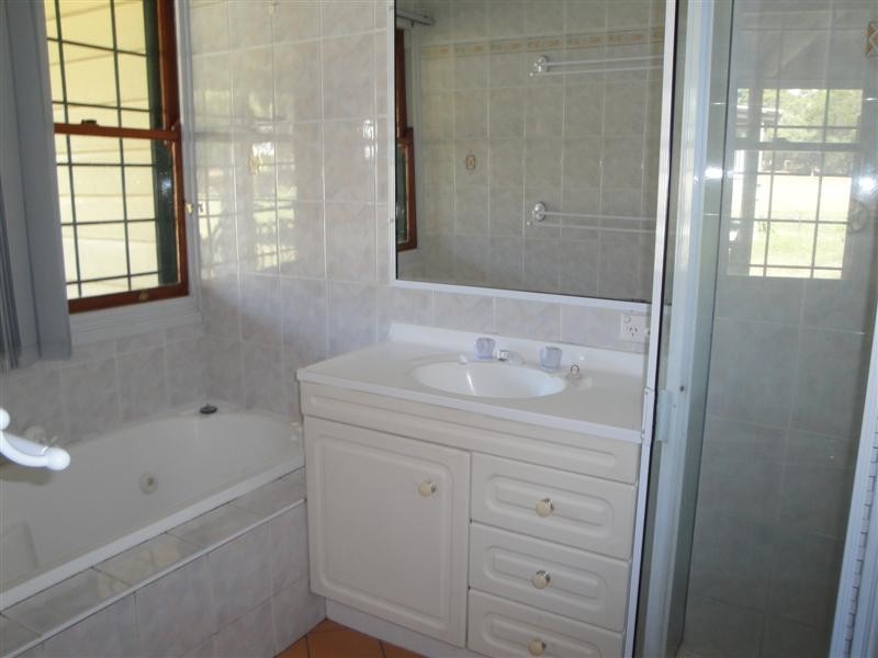 31 London Road, Belmont QLD 4153