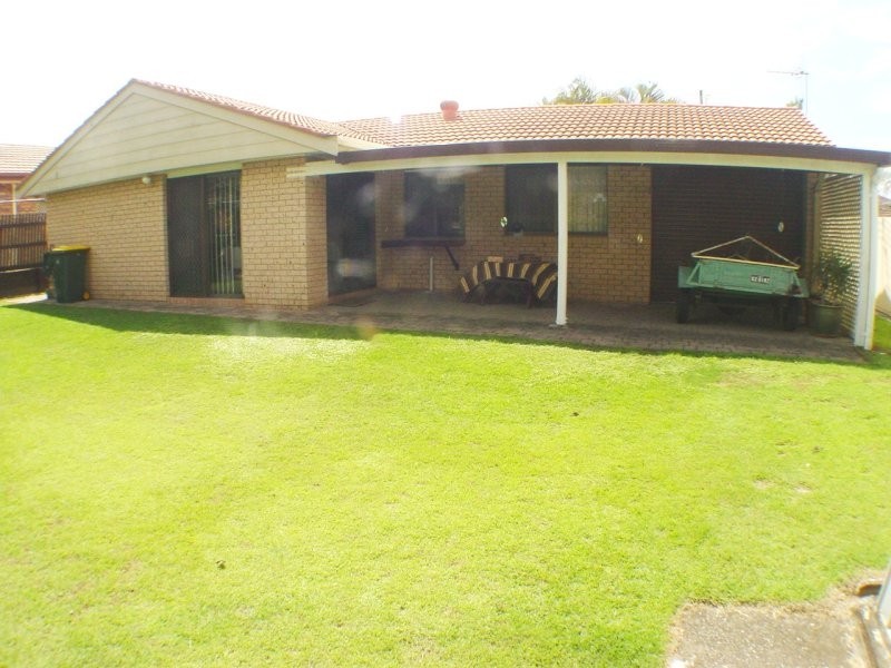 89 Meadowlands Road, Carindale QLD 4152