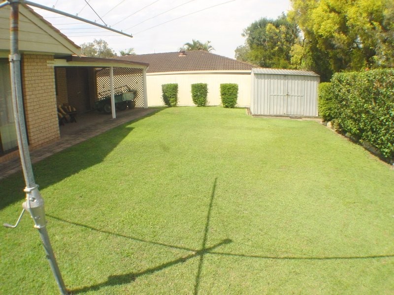 89 Meadowlands Road, Carindale QLD 4152