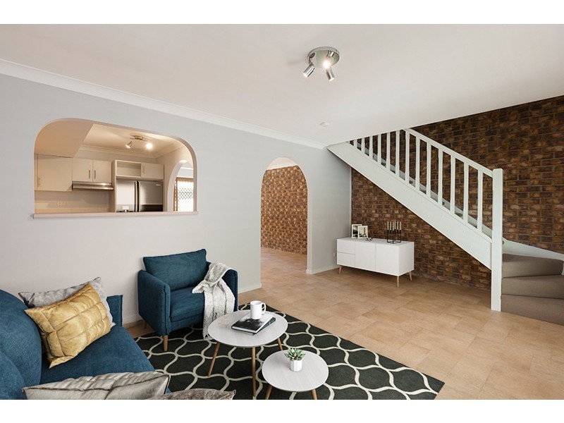 2/18 ORANA STREET, Carina QLD 4152