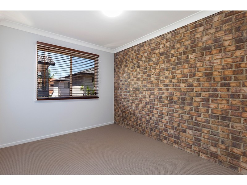 2/18 ORANA STREET, Carina QLD 4152