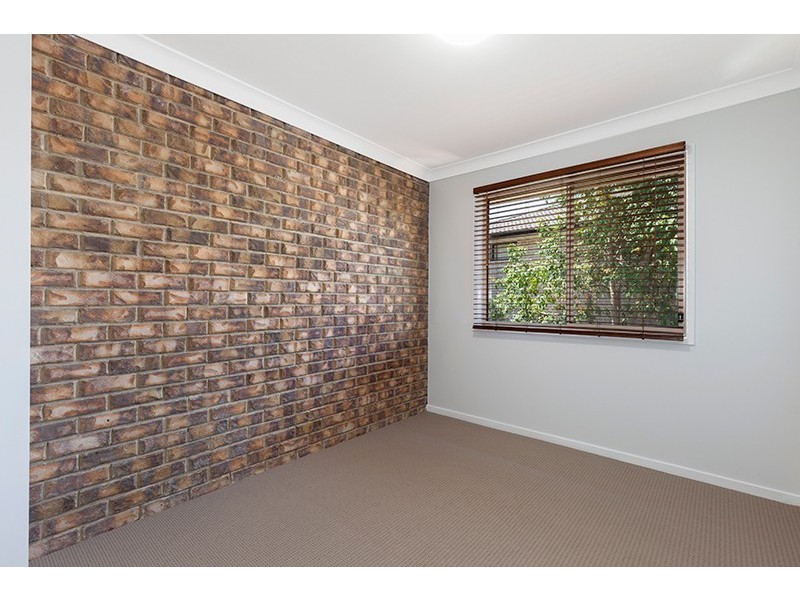 2/18 ORANA STREET, Carina QLD 4152