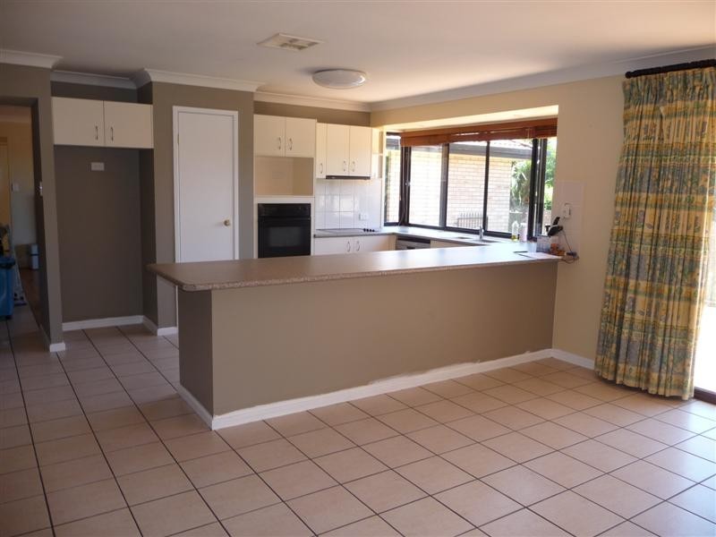 12 Ridgeview Street, Carindale QLD 4152