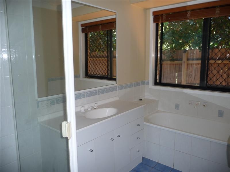 12 Ridgeview Street, Carindale QLD 4152