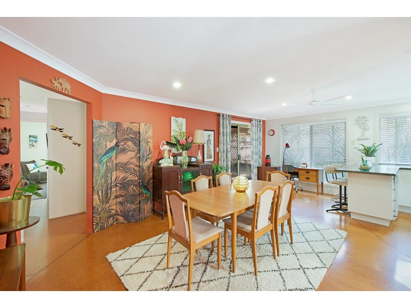 37 WYNCROFT STREET, Holland Park QLD 4121