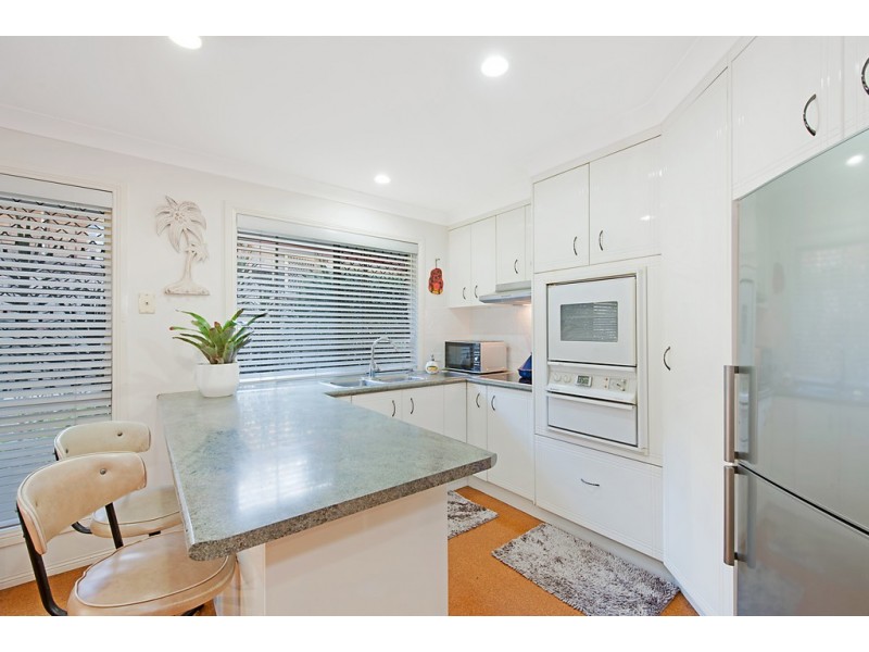 37 WYNCROFT STREET, Holland Park QLD 4121