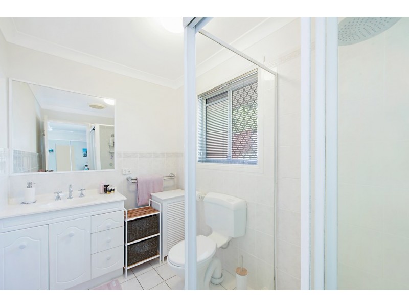 37 WYNCROFT STREET, Holland Park QLD 4121