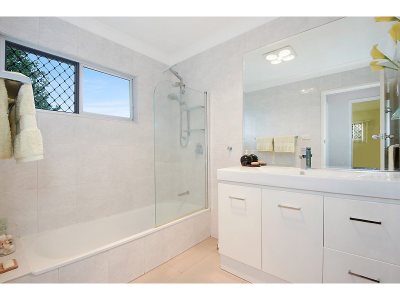 22 BURCHELL STREET, Carina QLD 4152