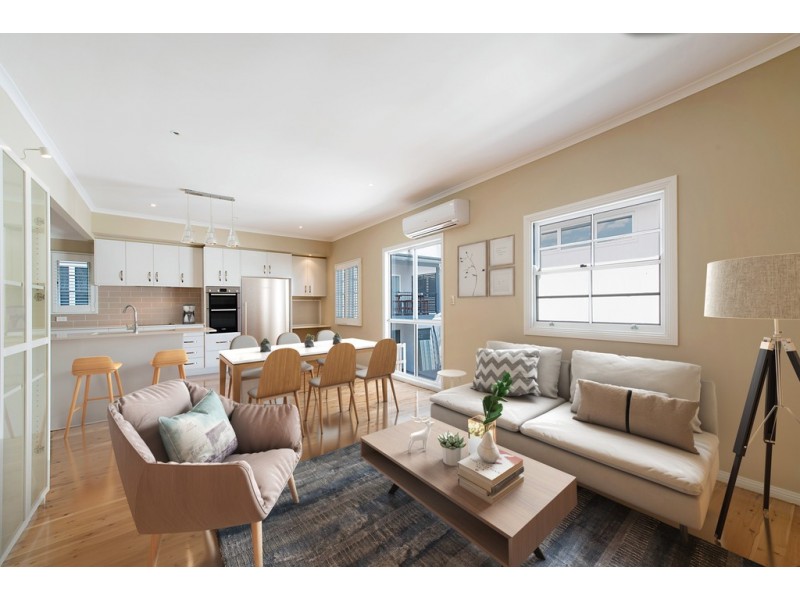 42 RENTON STREET, Camp Hill QLD 4152