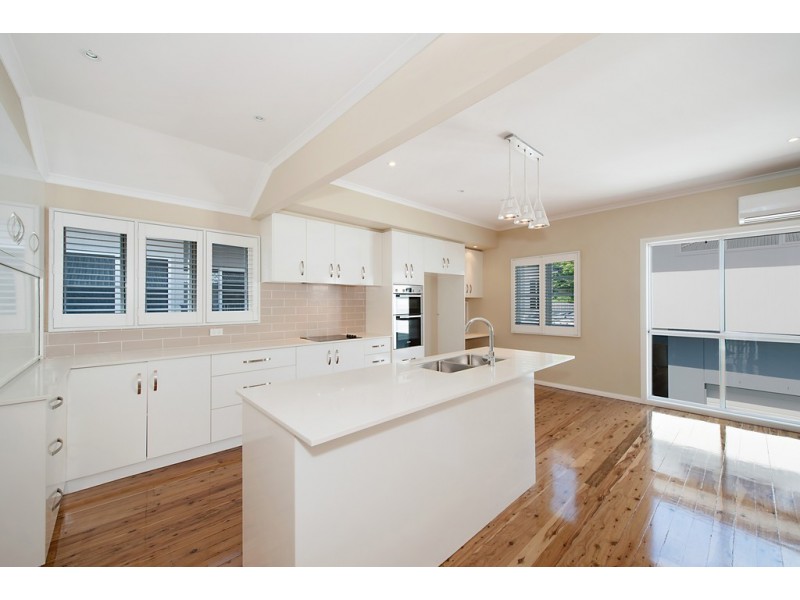 42 RENTON STREET, Camp Hill QLD 4152