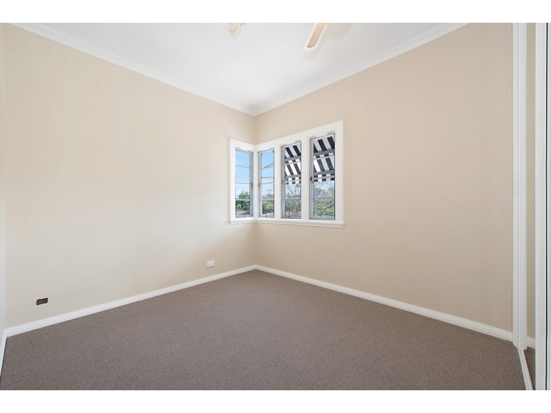 42 RENTON STREET, Camp Hill QLD 4152