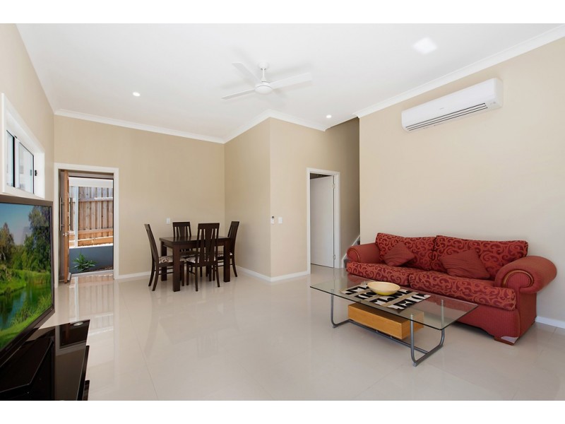 42 RENTON STREET, Camp Hill QLD 4152