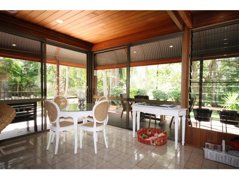 18  Taronne Street, Carindale QLD 4152