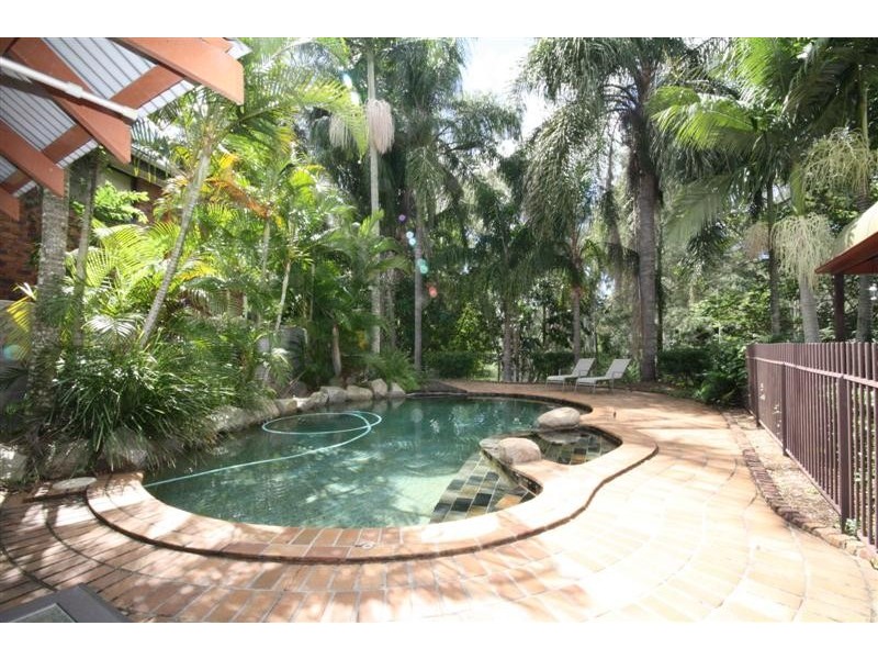 18  Taronne Street, Carindale QLD 4152