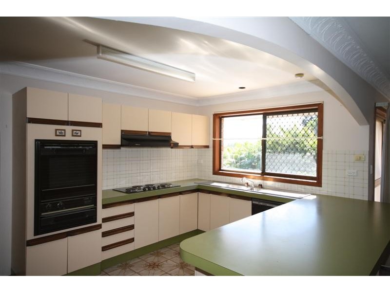 96 Kilmorey Street, Carindale QLD 4152