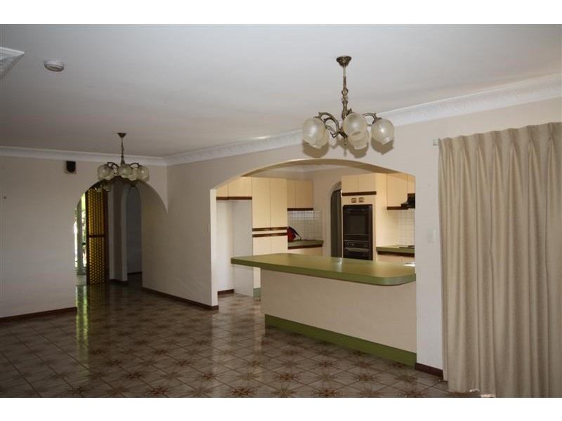 96 Kilmorey Street, Carindale QLD 4152