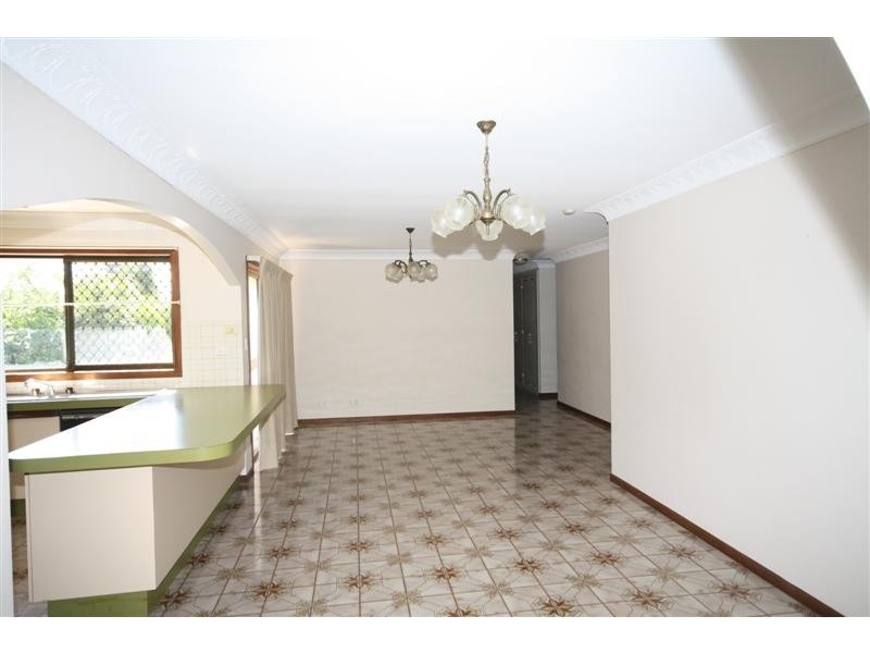 96 Kilmorey Street, Carindale QLD 4152