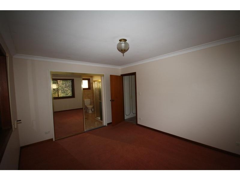 96 Kilmorey Street, Carindale QLD 4152