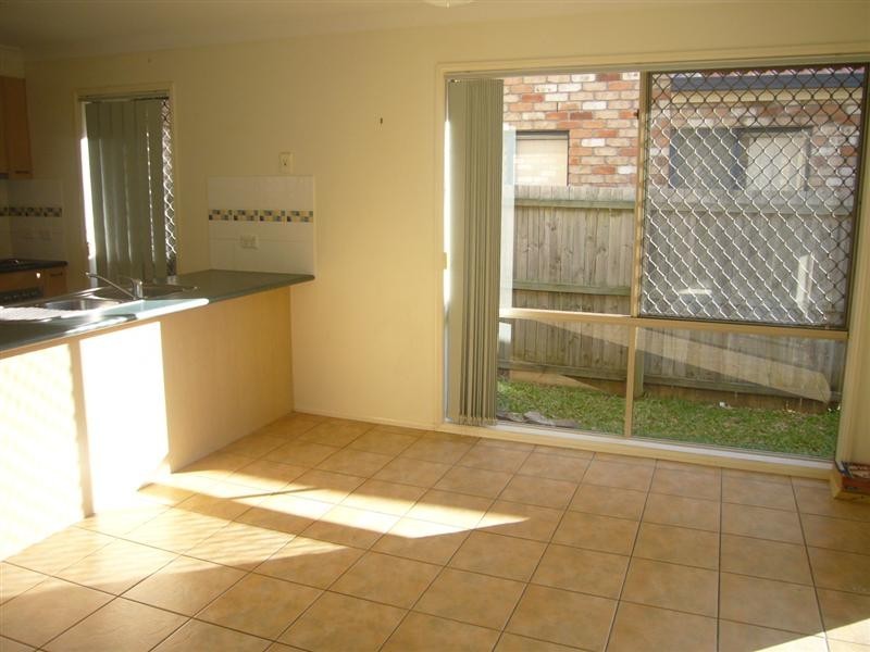 13 Araluen Place, Carindale QLD 4152