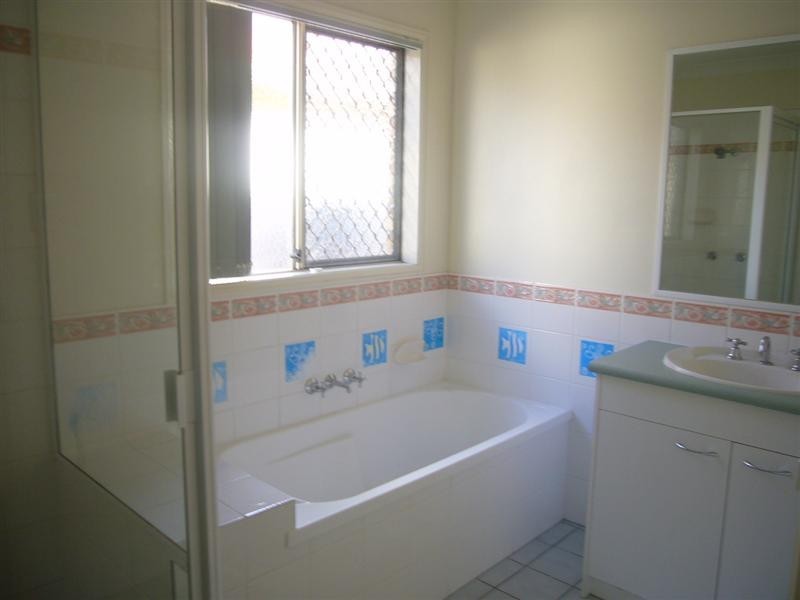 13 Araluen Place, Carindale QLD 4152