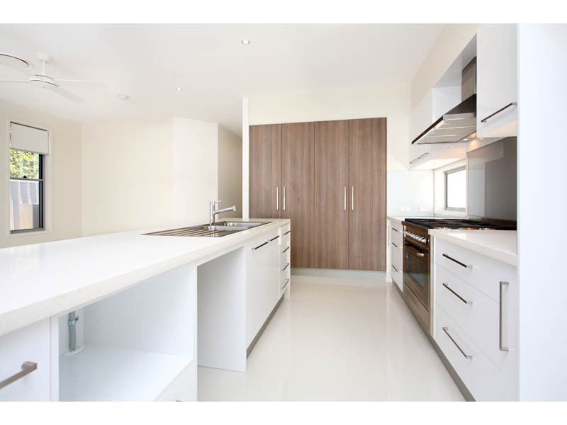 13 Brisbane Avenue, Camp Hill QLD 4152