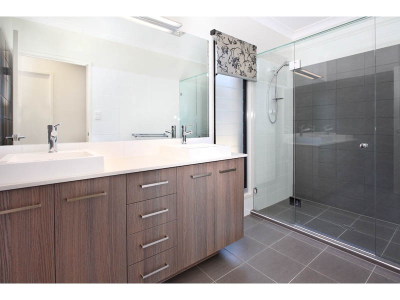 13 Brisbane Avenue, Camp Hill QLD 4152