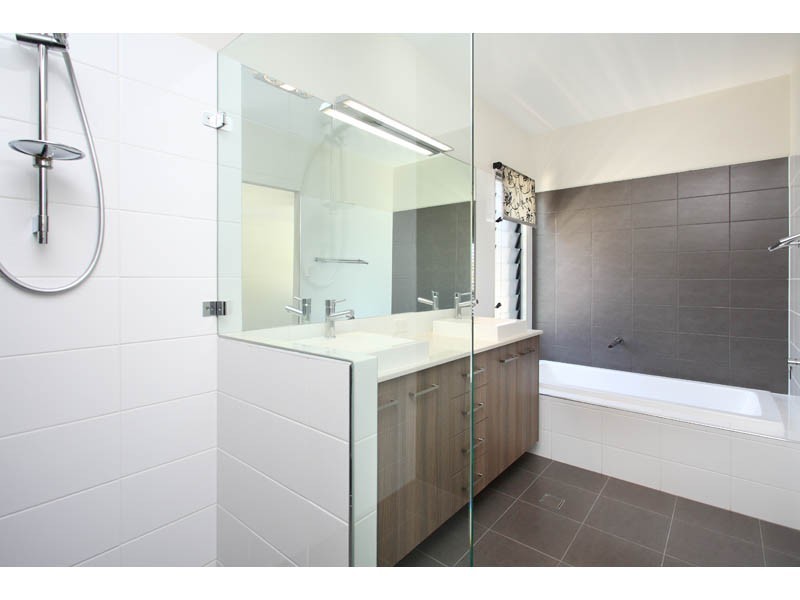 13 Brisbane Avenue, Camp Hill QLD 4152