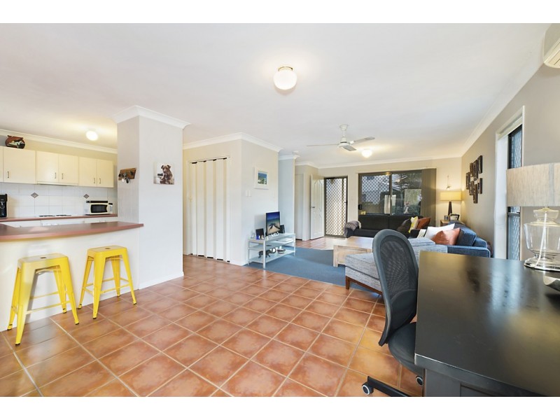 8/29 Oatland Crescent, Holland Park West QLD 4121