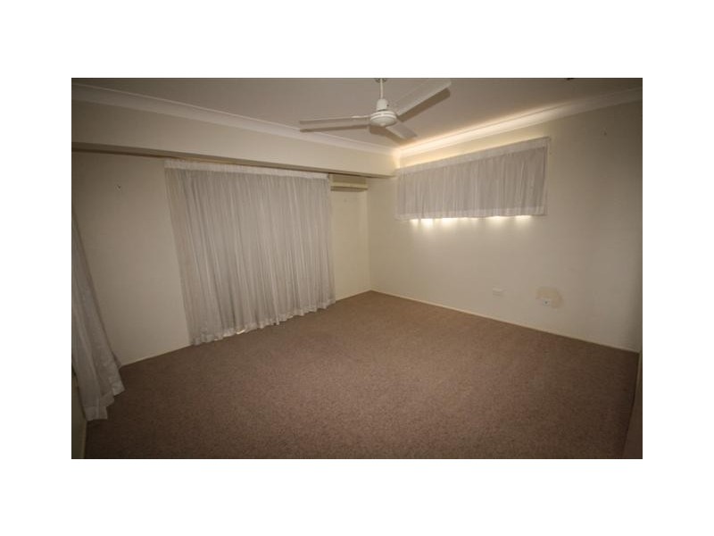 8 Strahan Street, Belmont QLD 4153