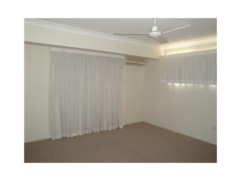 8 Strahan Street, Belmont QLD 4153