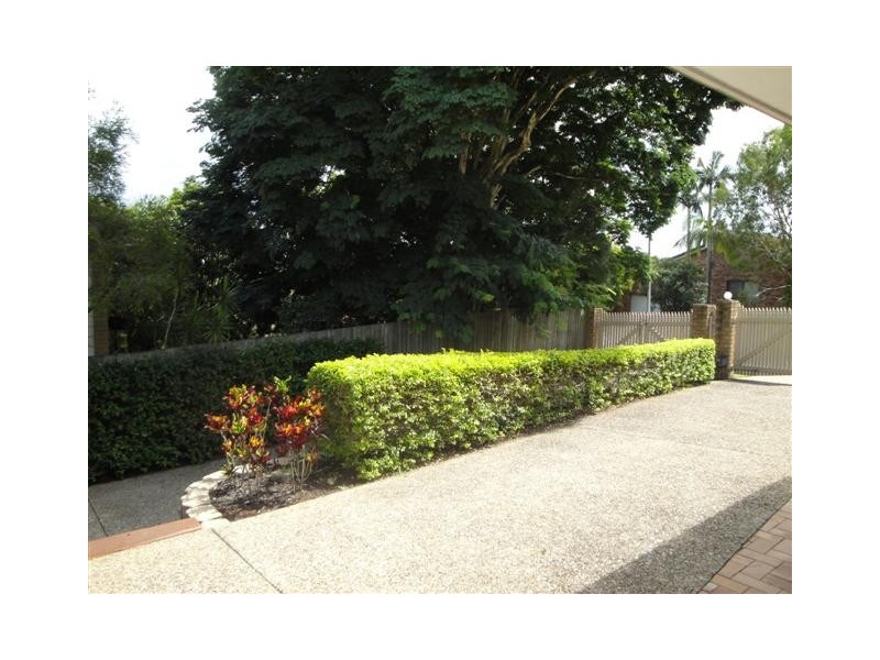 8 Strahan Street, Belmont QLD 4153